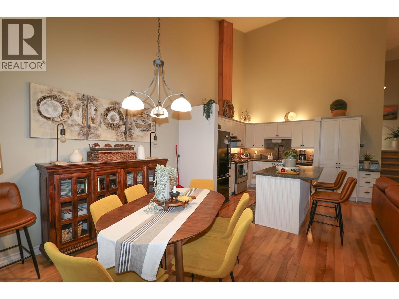 335 Fairway Drive, Kimberley, British Columbia  V1A 3G1 - Photo 2 - 10361179