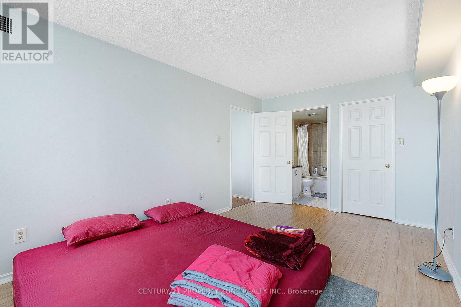 1911 - 285 Enfield Place, Mississauga, Ontario  L5B 3Y6 - Photo 12 - W12374278