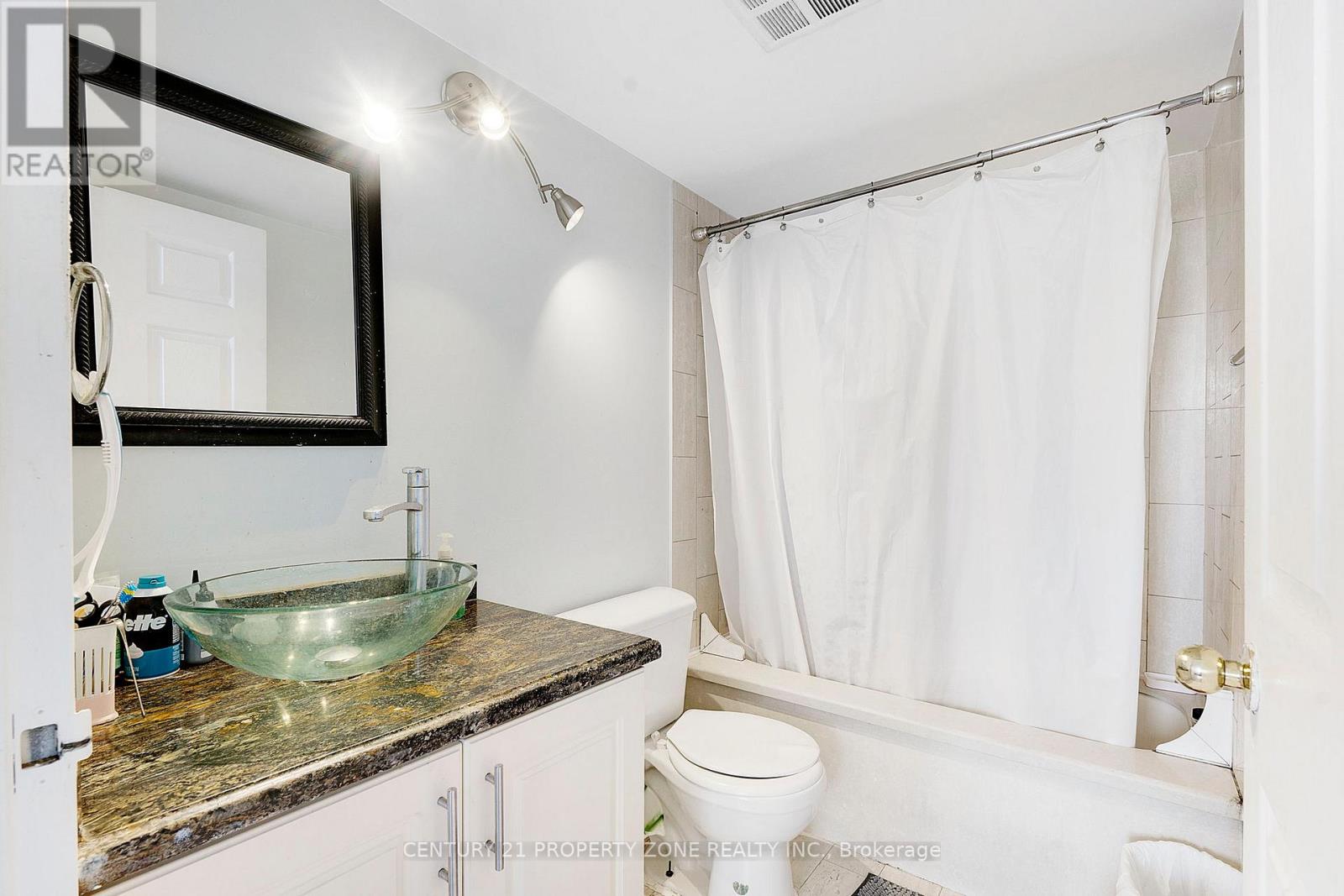 1911 - 285 Enfield Place, Mississauga, Ontario  L5B 3Y6 - Photo 13 - W12374278
