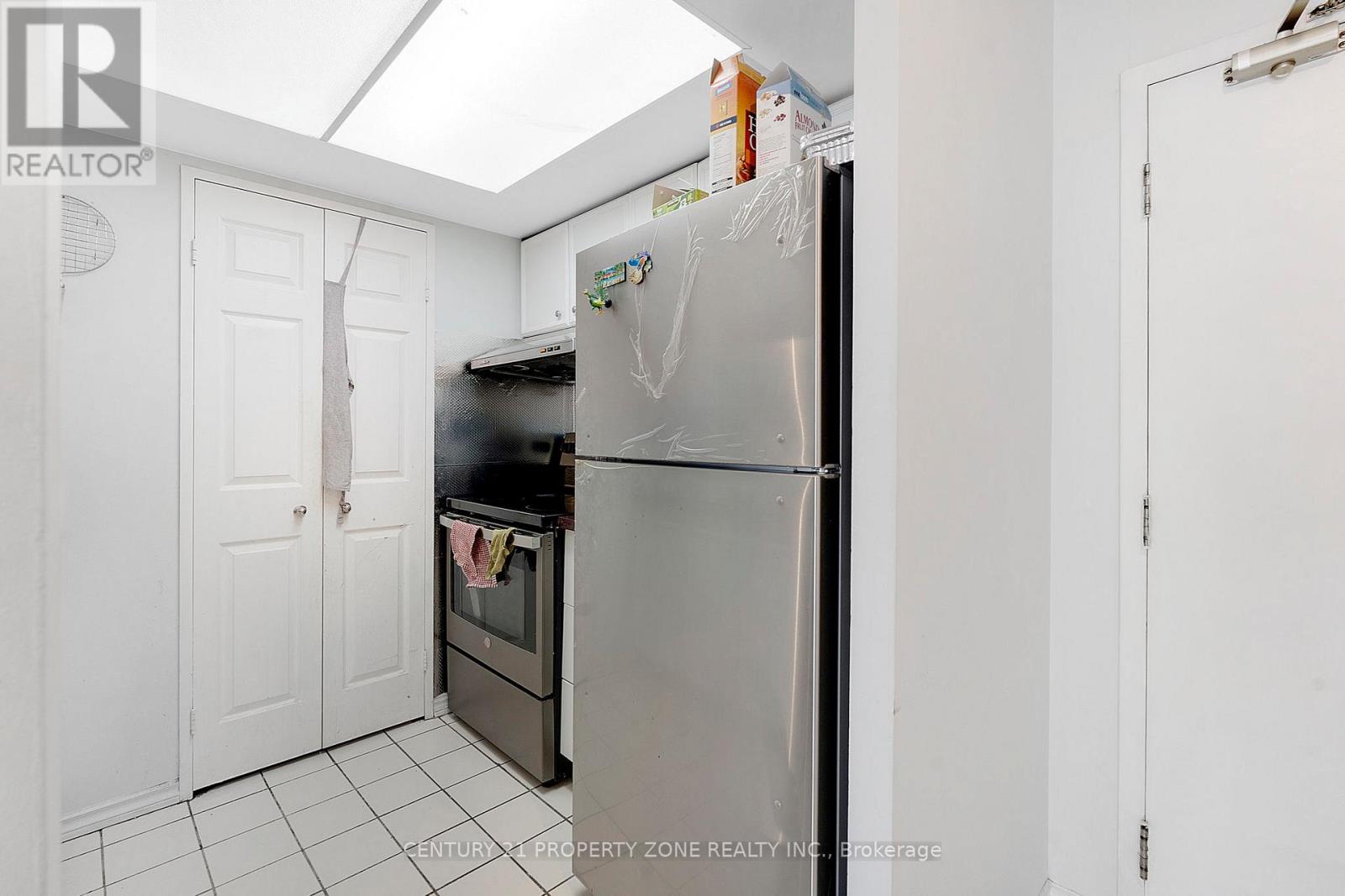 1911 - 285 Enfield Place, Mississauga, Ontario  L5B 3Y6 - Photo 20 - W12374278