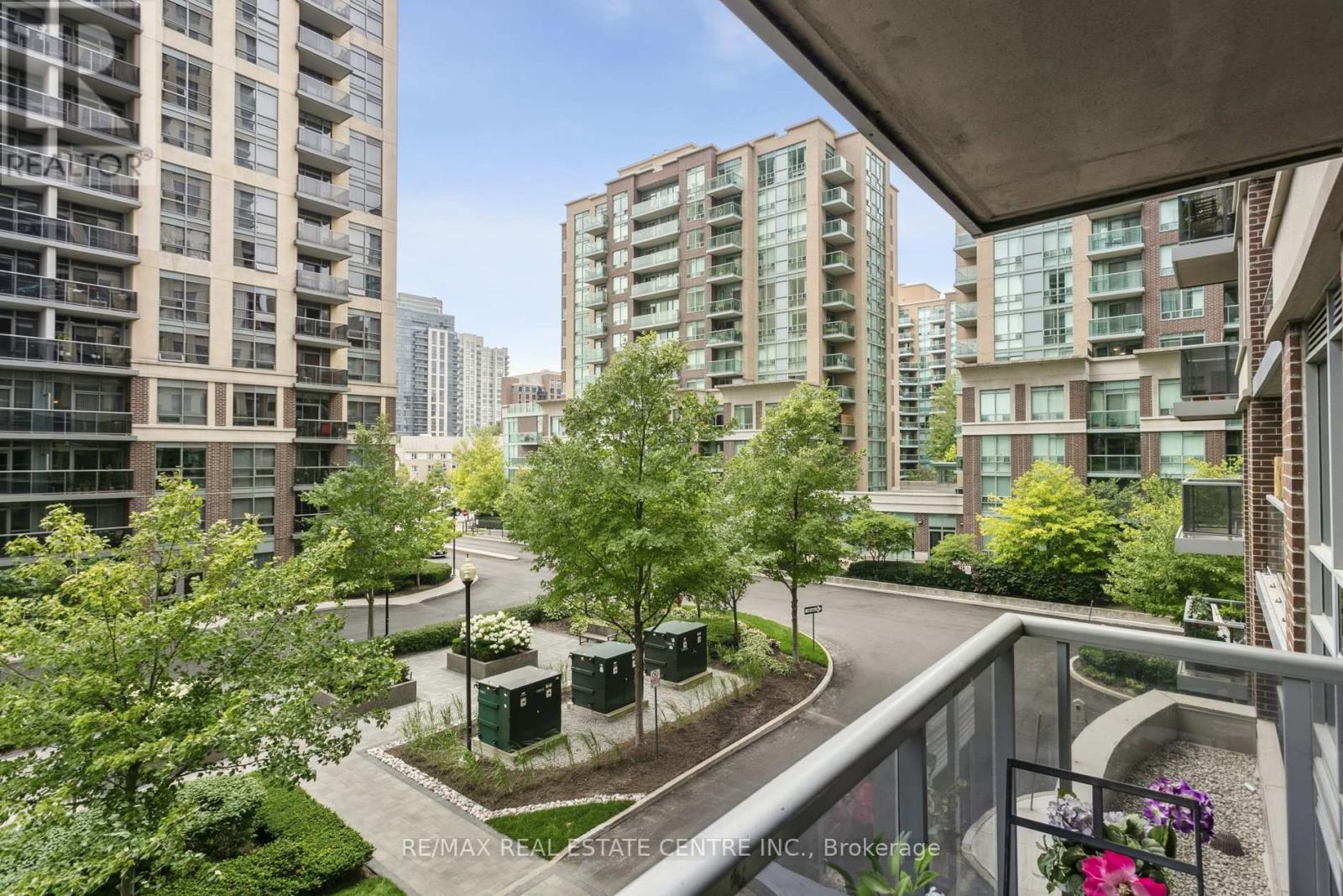 304 - 5 Michael Power Place, Toronto (Islington-City Centre West), Ontario  M9A 0A3 - Photo 39 - W12374300