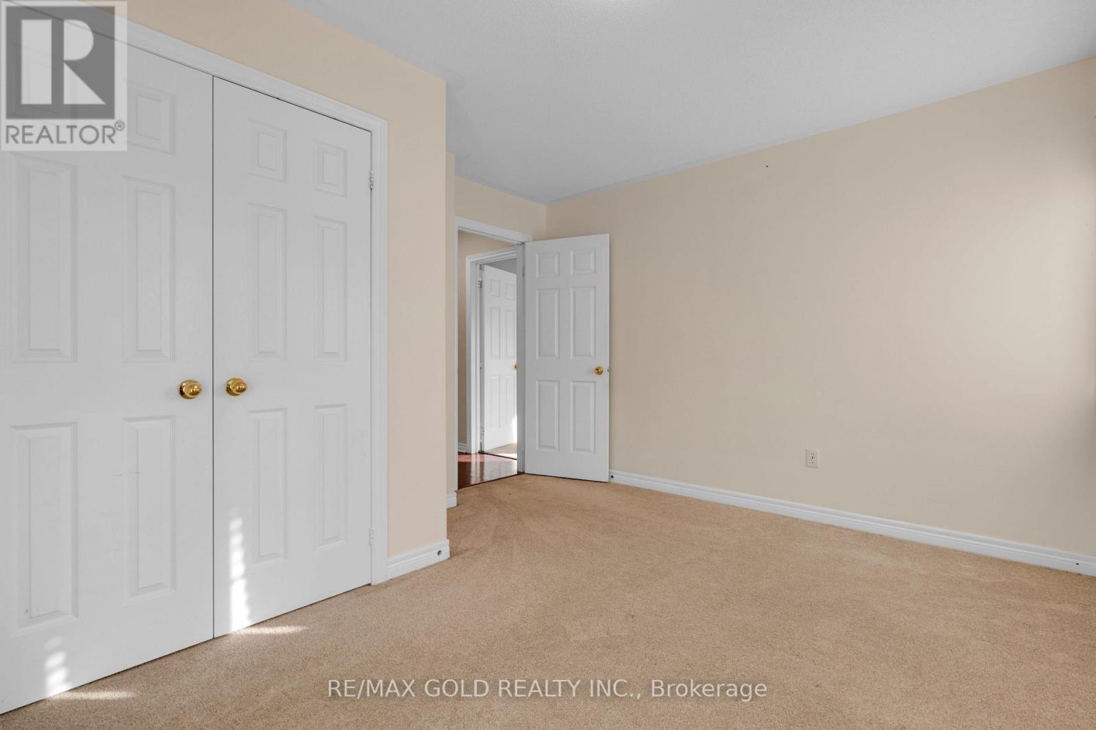 41 Fallstar Crescent, Brampton, Ontario  L7A 2J6 - Photo 11 - W12374336