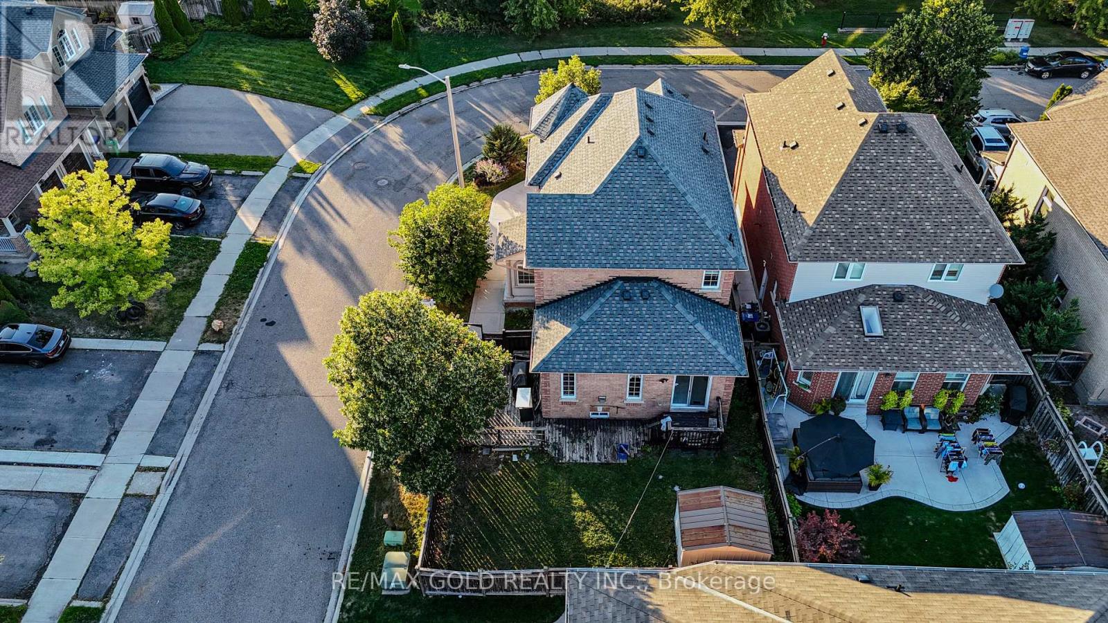 41 Fallstar Crescent, Brampton, Ontario  L7A 2J6 - Photo 13 - W12374336