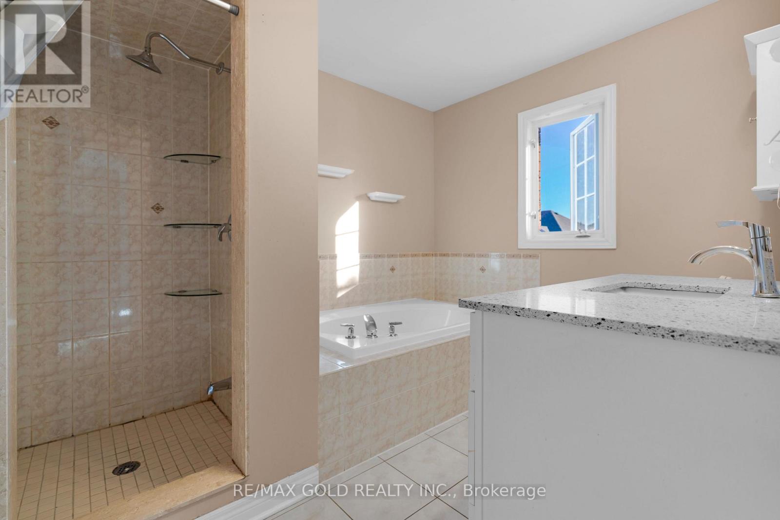 41 Fallstar Crescent, Brampton, Ontario  L7A 2J6 - Photo 23 - W12374336