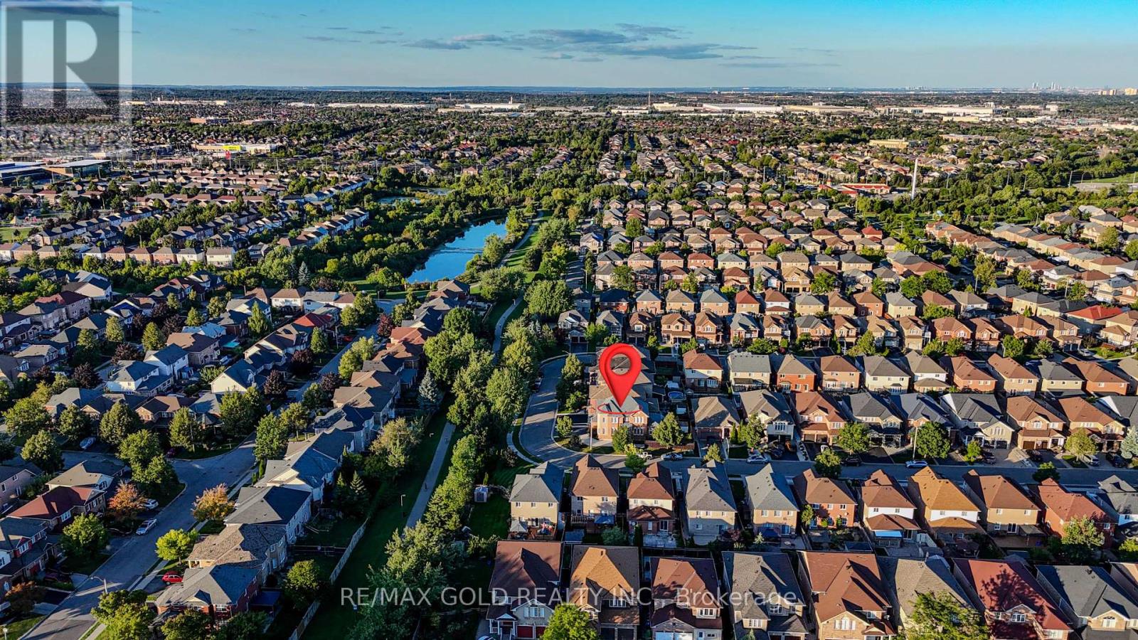 41 Fallstar Crescent, Brampton, Ontario  L7A 2J6 - Photo 3 - W12374336
