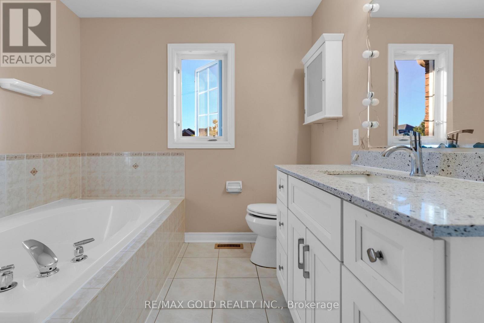 41 Fallstar Crescent, Brampton, Ontario  L7A 2J6 - Photo 32 - W12374336