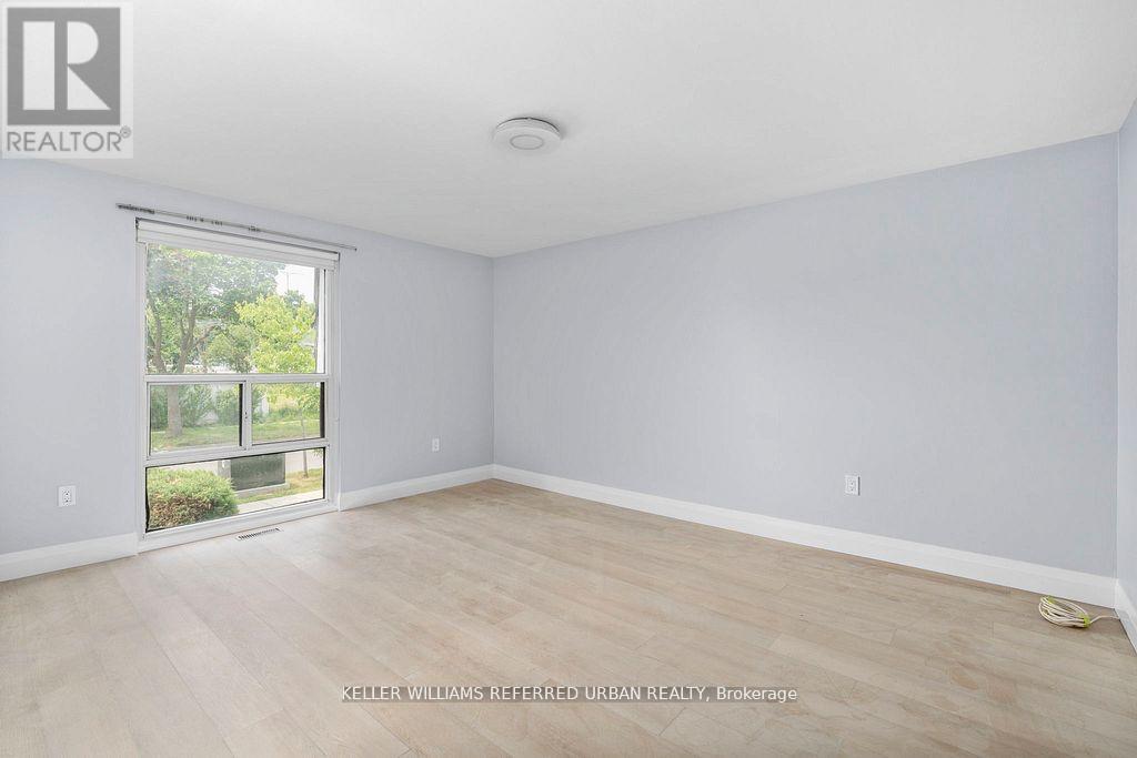 52 Masseygrove Crescent, Toronto, Ontario  M9V 3C9 - Photo 11 - W12374342