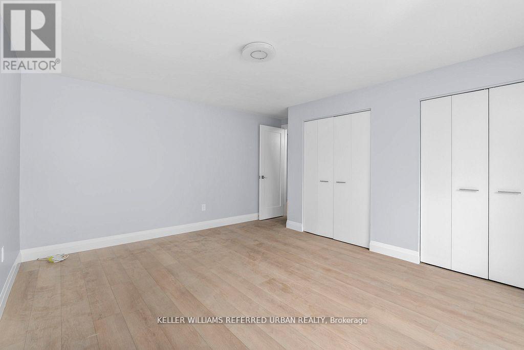52 Masseygrove Crescent, Toronto, Ontario  M9V 3C9 - Photo 12 - W12374342