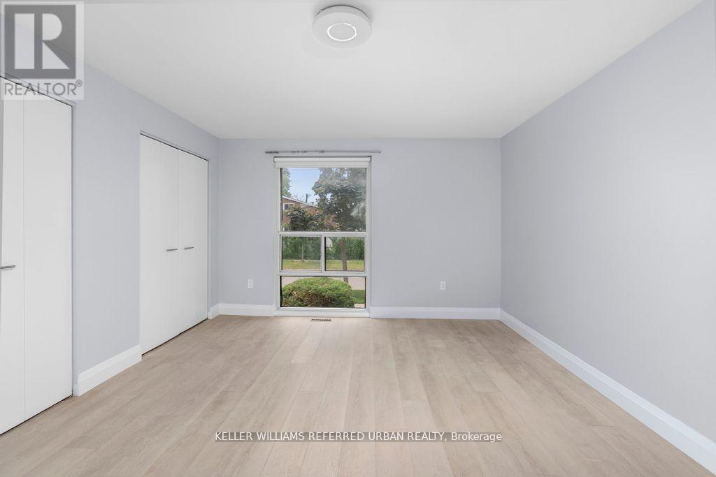 52 Masseygrove Crescent, Toronto, Ontario  M9V 3C9 - Photo 13 - W12374342