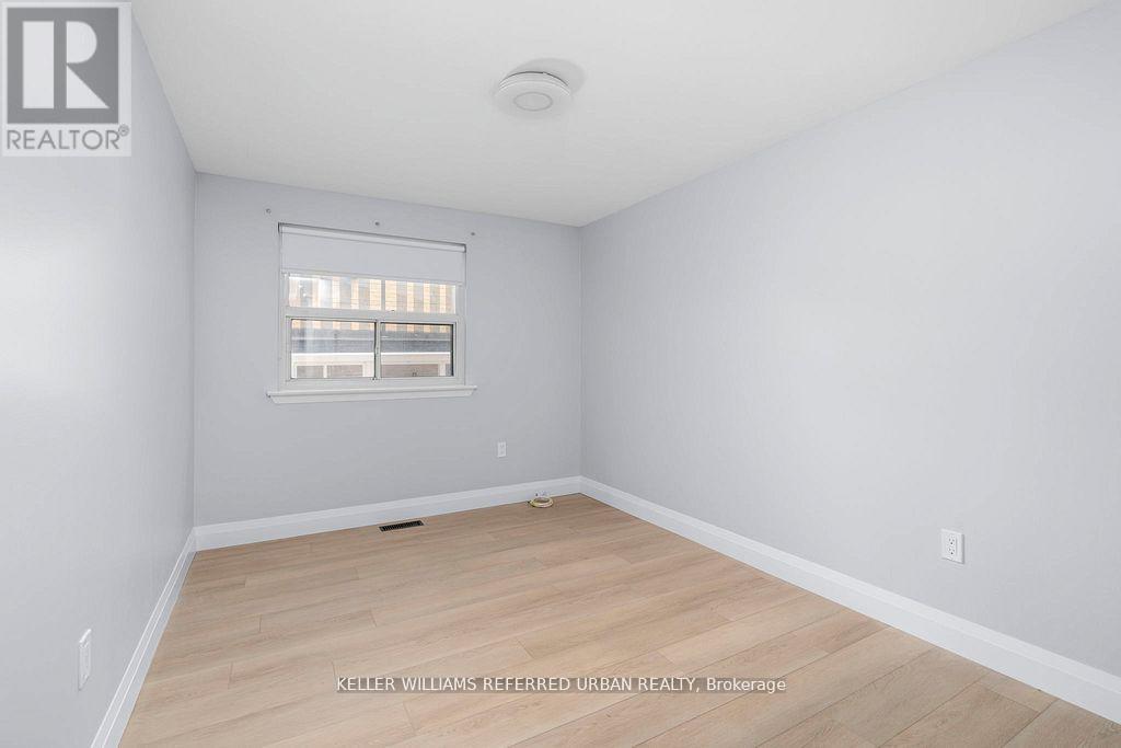 52 Masseygrove Crescent, Toronto, Ontario  M9V 3C9 - Photo 14 - W12374342