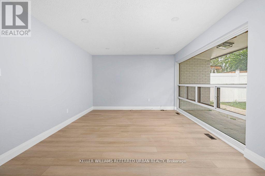 52 Masseygrove Crescent, Toronto, Ontario  M9V 3C9 - Photo 27 - W12374342