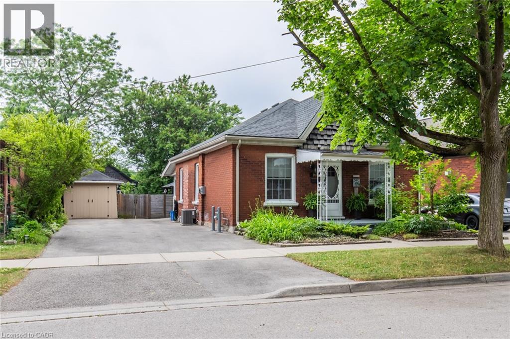 163 Campbell Street, Brantford, Ontario  N3S 5B4 - Photo 1 - 40763890