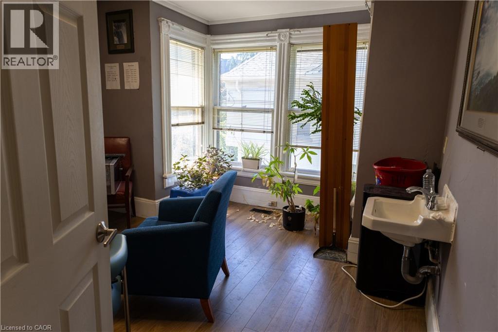 7 Welland Avenue, St. Catharines, Ontario  L2R 2L8 - Photo 12 - 40764088