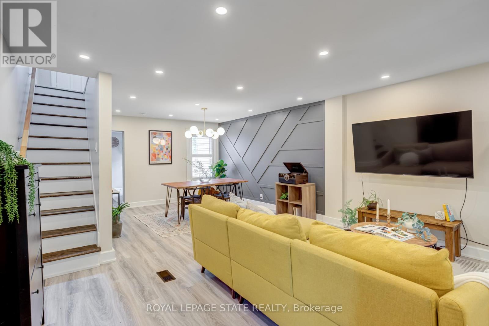 39 East Bend Avenue S, Hamilton, Ontario  L8M 3E4 - Photo 6 - X12374256