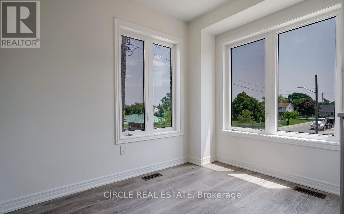38 Reid Avenue, Hamilton, Ontario  L8H 0B5 - Photo 10 - X12374257