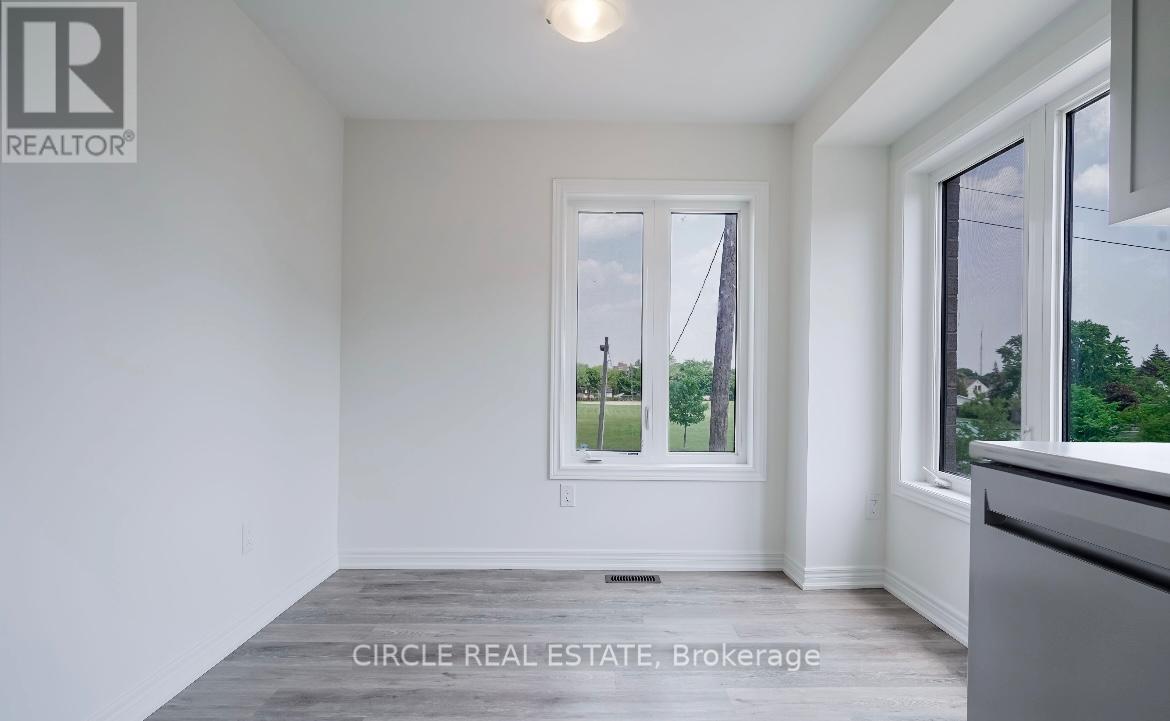 38 Reid Avenue, Hamilton, Ontario  L8H 0B5 - Photo 11 - X12374257