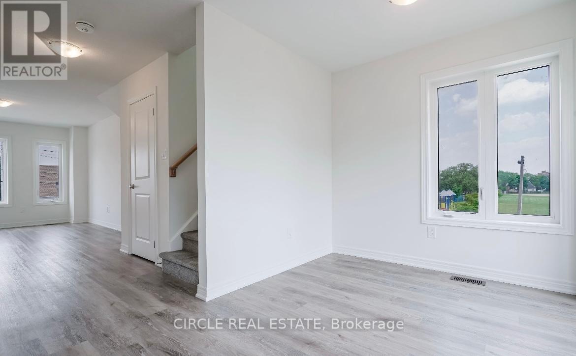 38 Reid Avenue, Hamilton, Ontario  L8H 0B5 - Photo 12 - X12374257