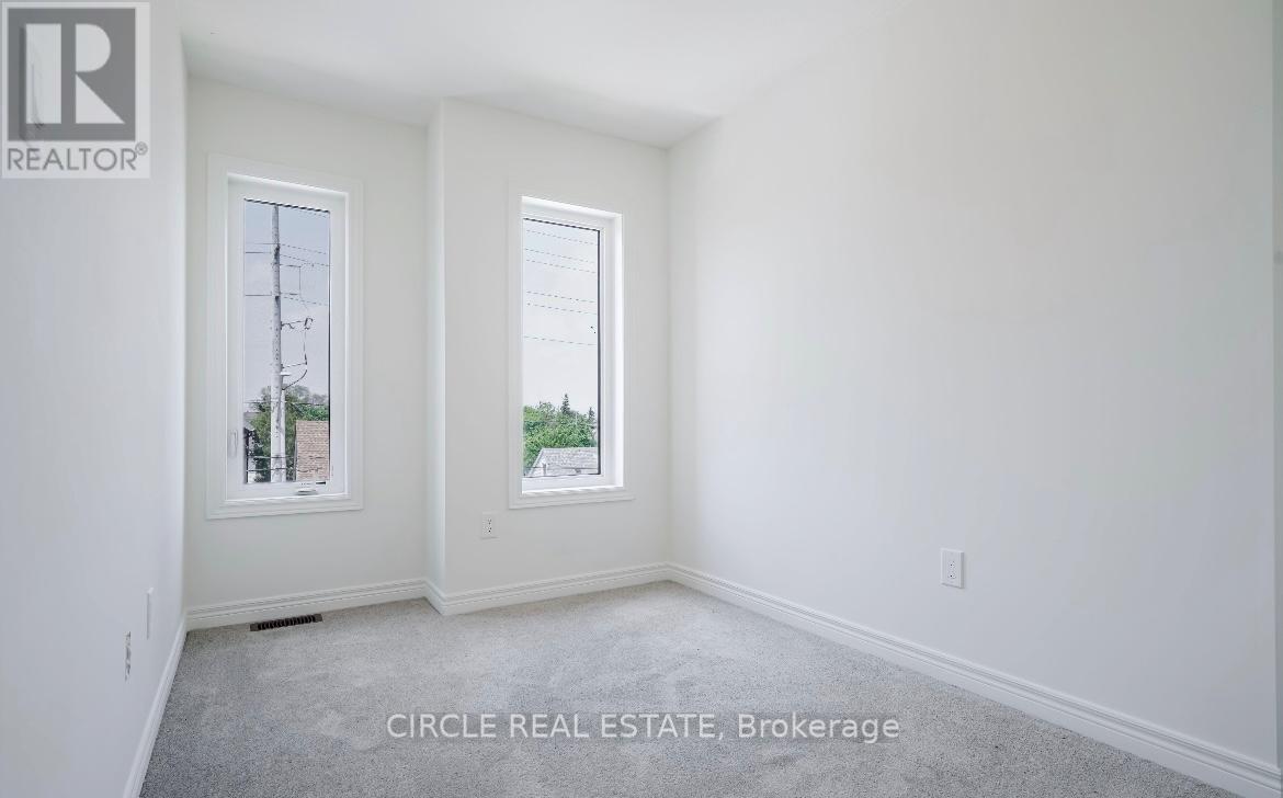38 Reid Avenue, Hamilton, Ontario  L8H 0B5 - Photo 17 - X12374257