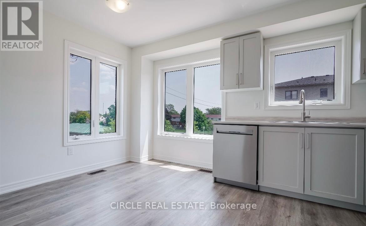 38 Reid Avenue, Hamilton, Ontario  L8H 0B5 - Photo 9 - X12374257