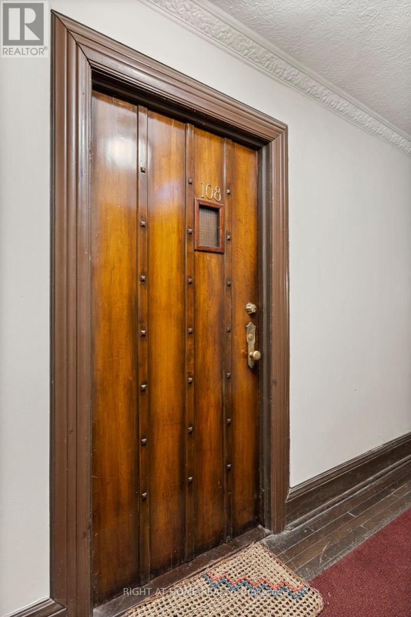 108 - 100 Oriole Parkway, Toronto, Ontario  M5P 2G8 - Photo 4 - C12374496