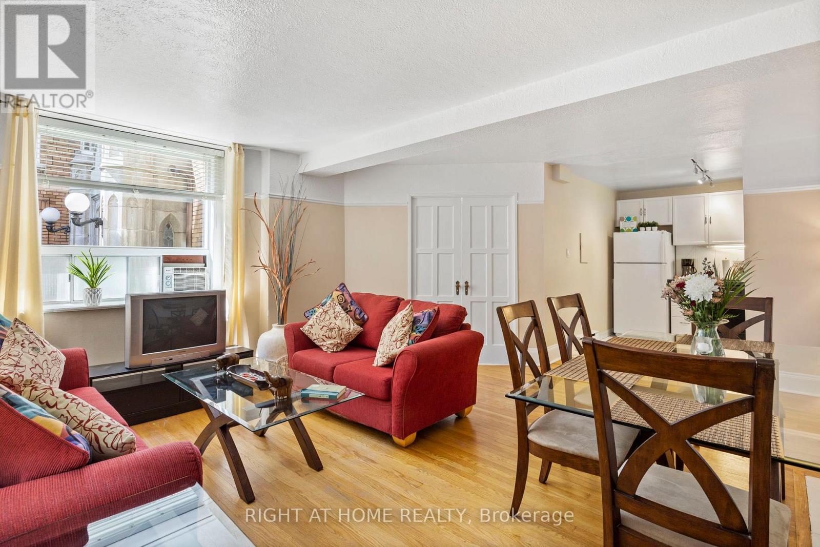 108 - 100 Oriole Parkway, Toronto, Ontario  M5P 2G8 - Photo 8 - C12374496