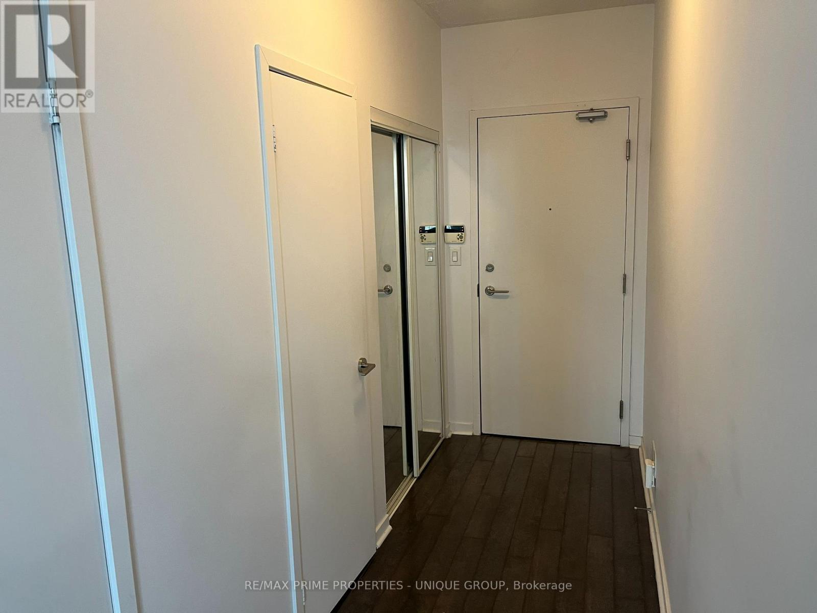 907 - 120 Dallimore Circle, Toronto, Ontario  M3C 4J1 - Photo 2 - C12374522