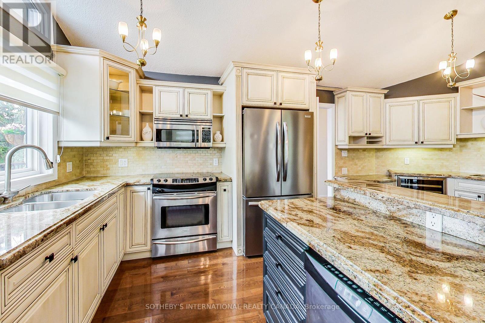 41 Meadowcliffe Drive, Toronto, Ontario  M1M 2X8 - Photo 13 - E12374431
