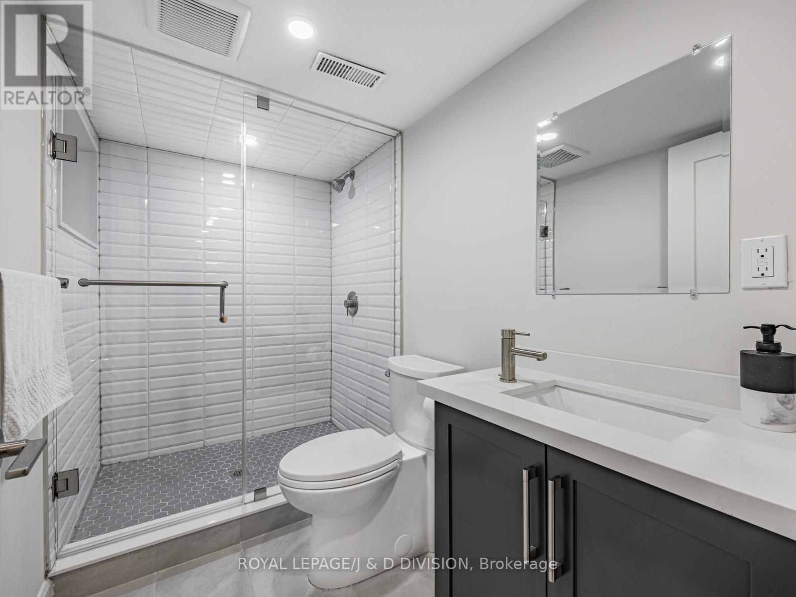291 Highfield Road, Toronto, Ontario  M4L 2V4 - Photo 25 - E12374433