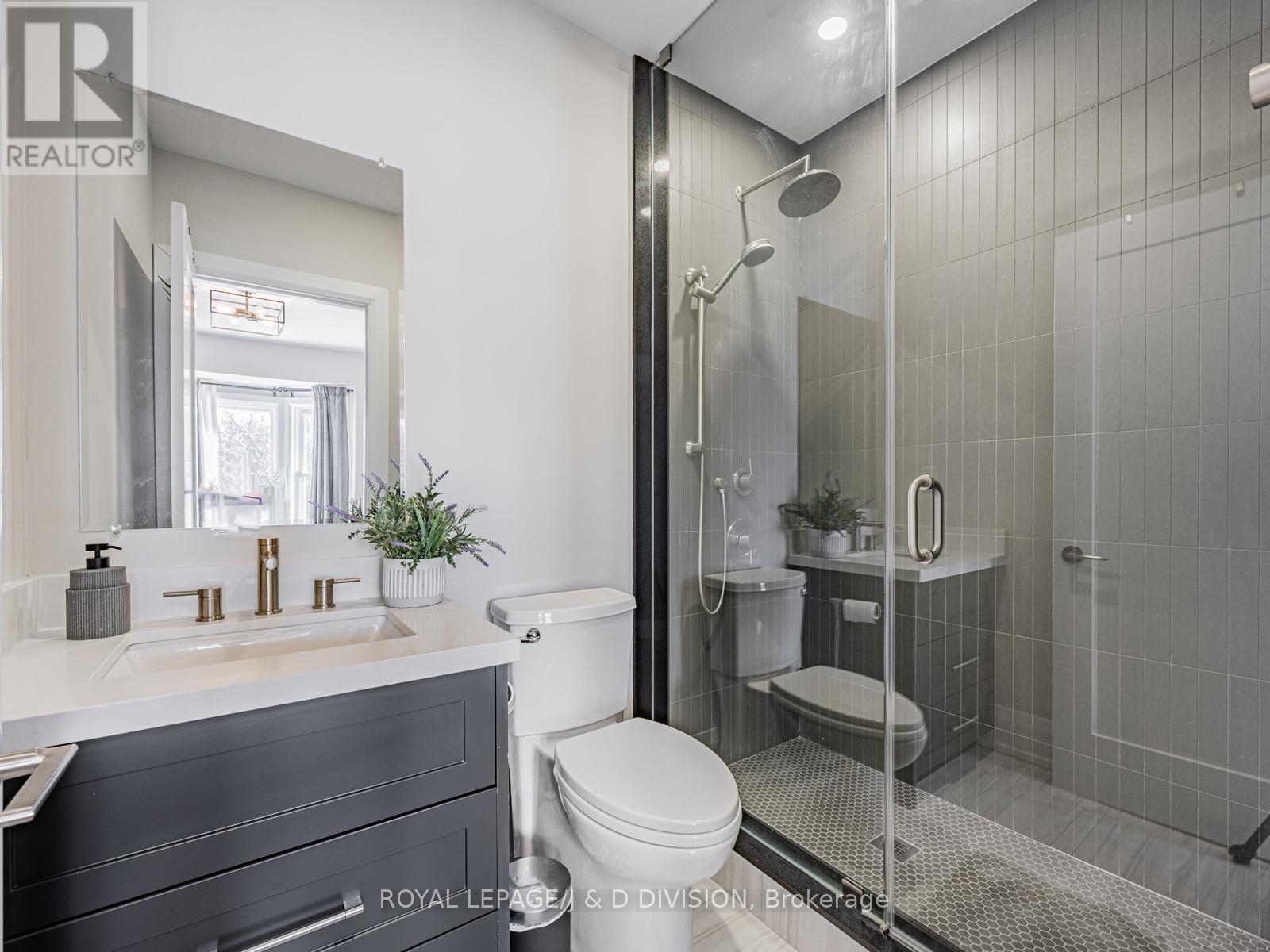 291 Highfield Road, Toronto, Ontario  M4L 2V4 - Photo 29 - E12374433