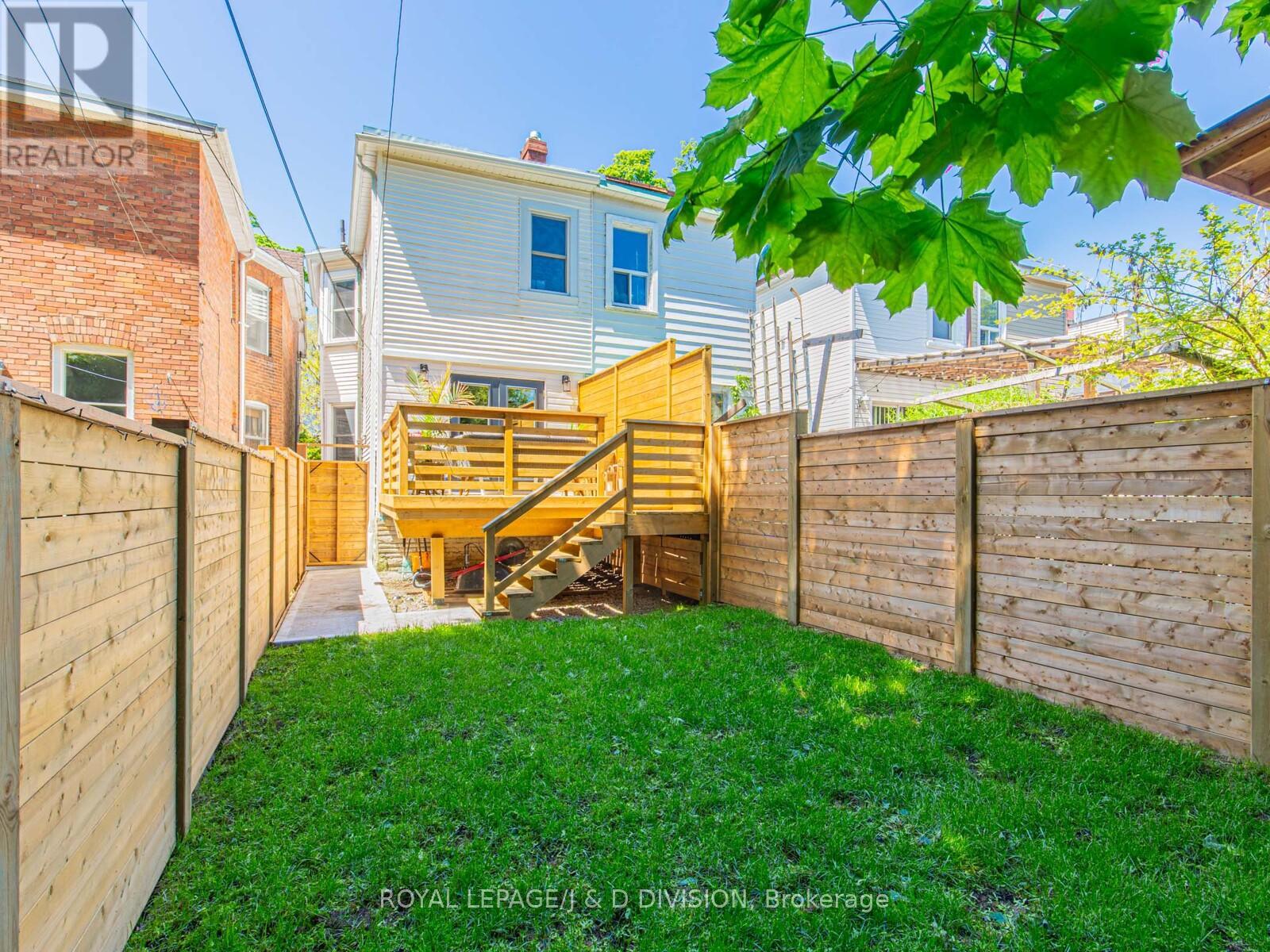 291 Highfield Road, Toronto, Ontario  M4L 2V4 - Photo 31 - E12374433