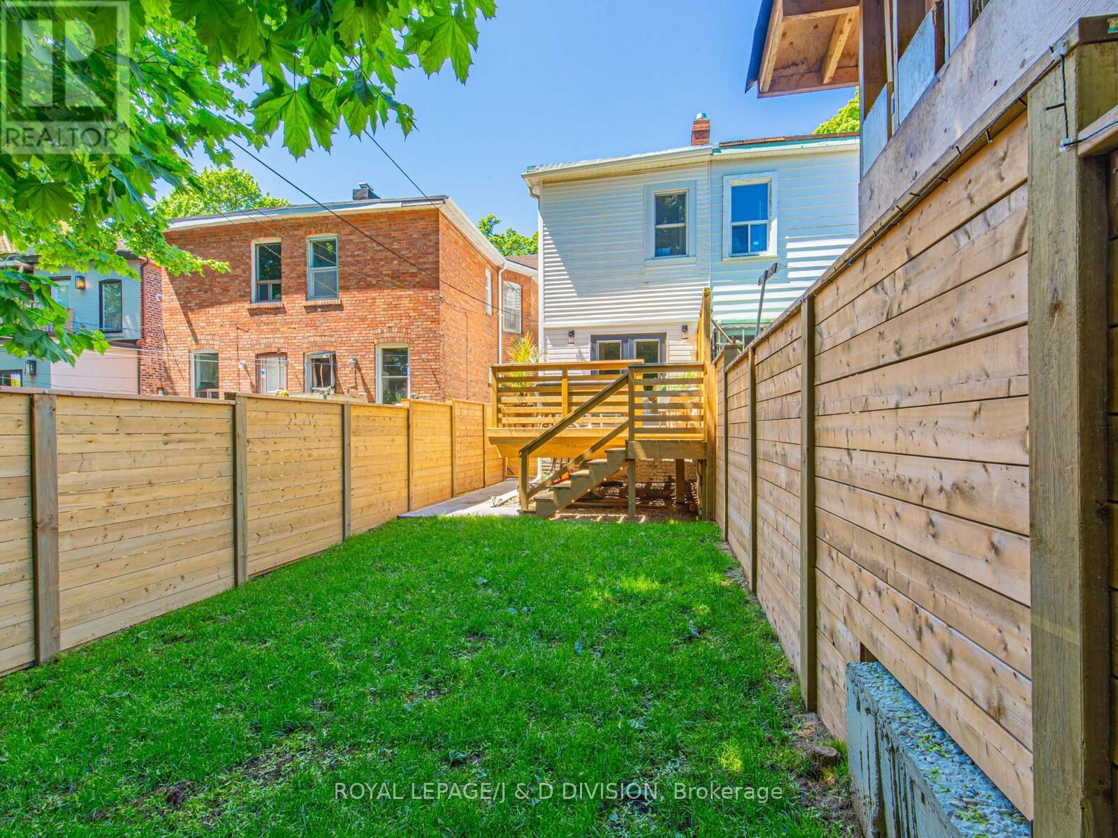 291 Highfield Road, Toronto, Ontario  M4L 2V4 - Photo 32 - E12374433