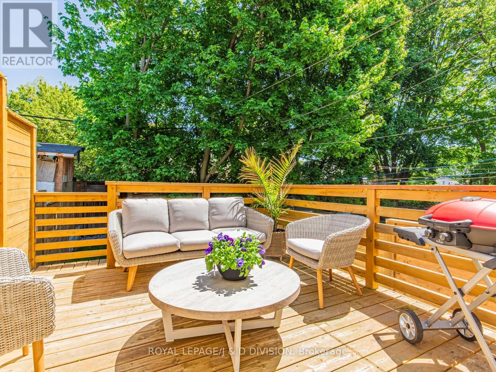 291 Highfield Road, Toronto, Ontario  M4L 2V4 - Photo 33 - E12374433