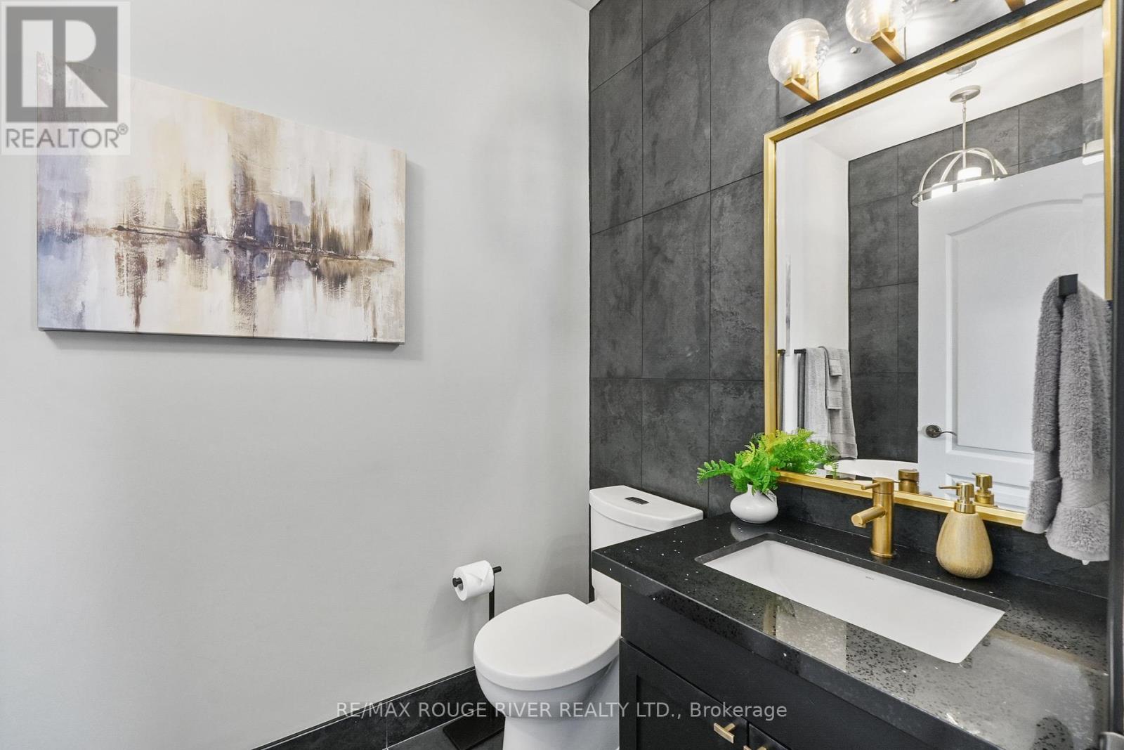 403 - 120 University Avenue E, Cobourg, Ontario  K9A 0A9 - Photo 8 - X12374630