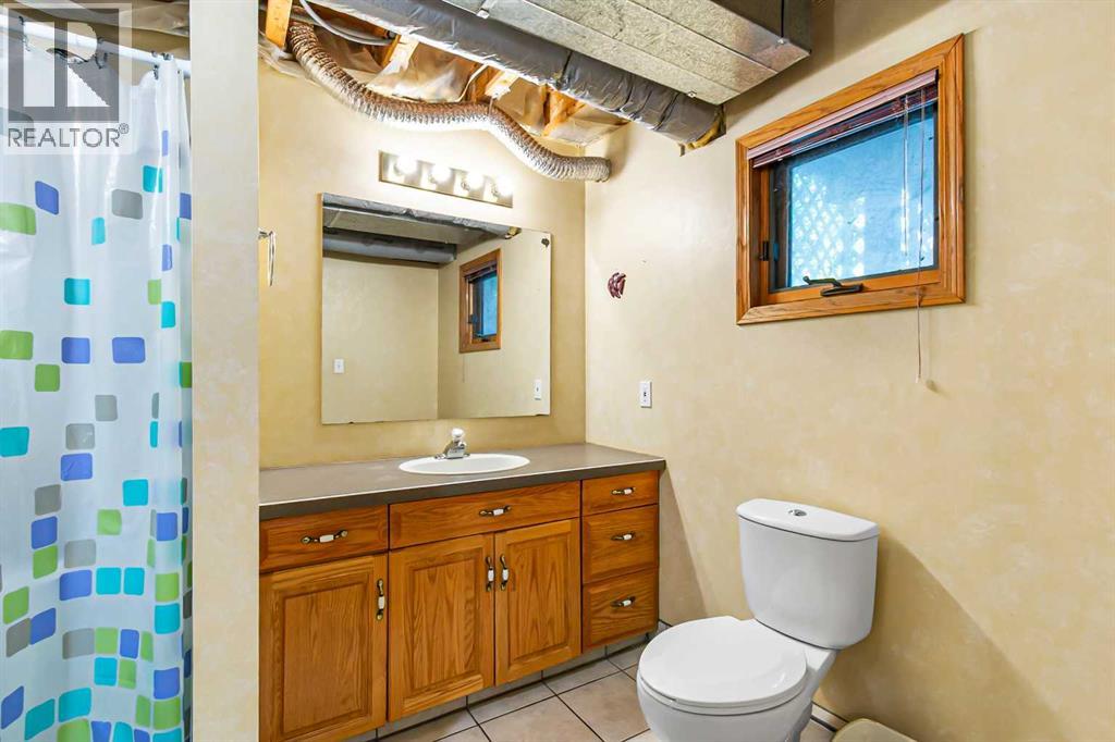 5631 49 Avenue, Olds, Alberta  T4H 1G5 - Photo 31 - A2231942