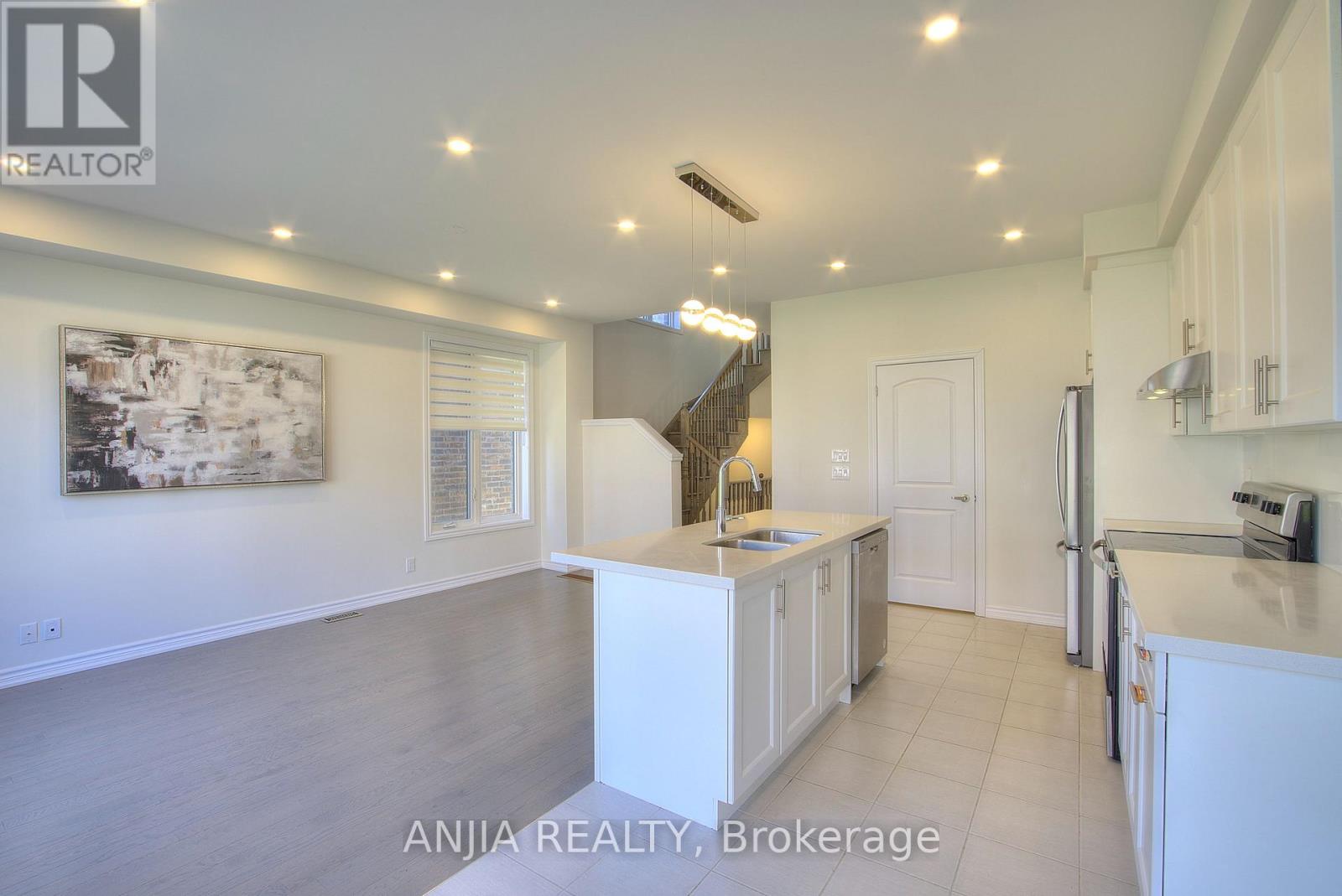 69 Freeman Williams Street, Markham, Ontario  L6C 3K4 - Photo 9 - N12374421