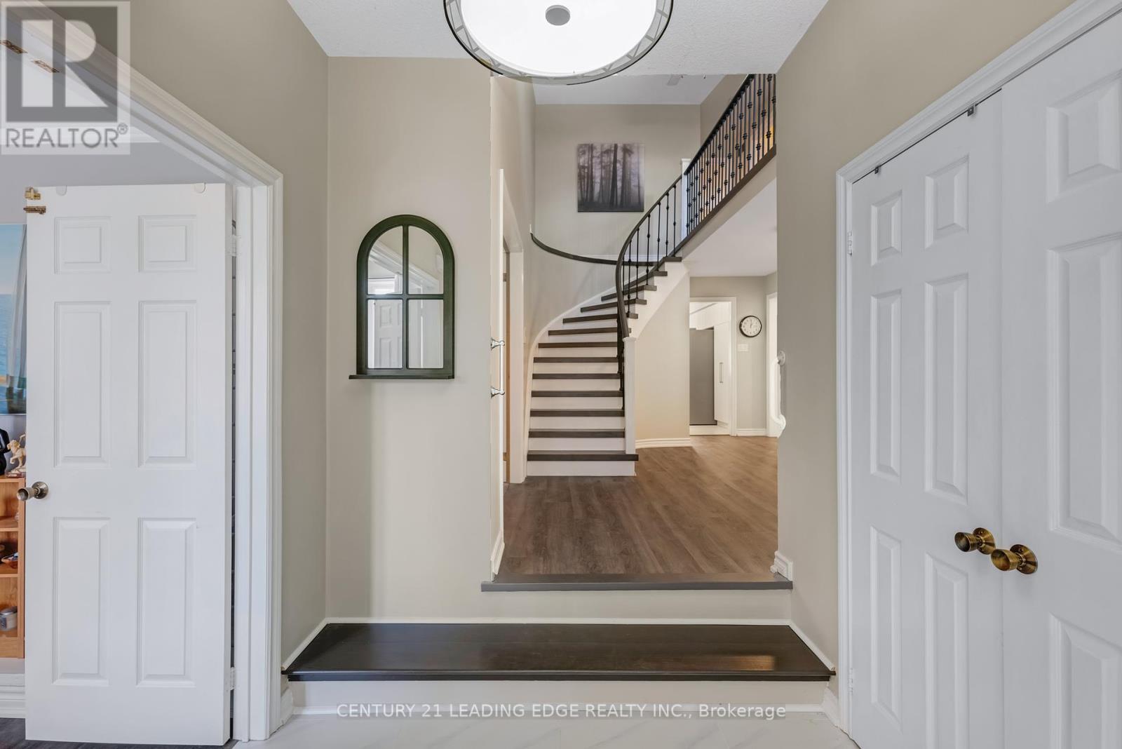 22 Havagal Crescent, Markham, Ontario  L3P 7E9 - Photo 4 - N12374486