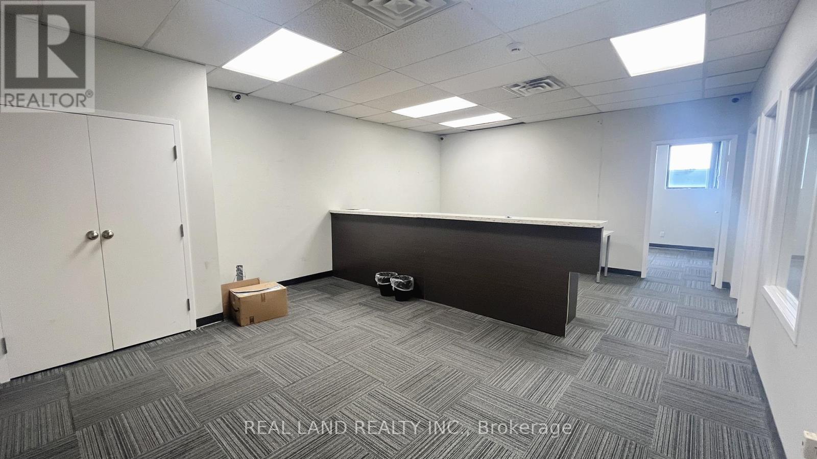 202 - 9030 Leslie Street, Richmond Hill, Ontario  L4B 1G2 - Photo 5 - N12374515
