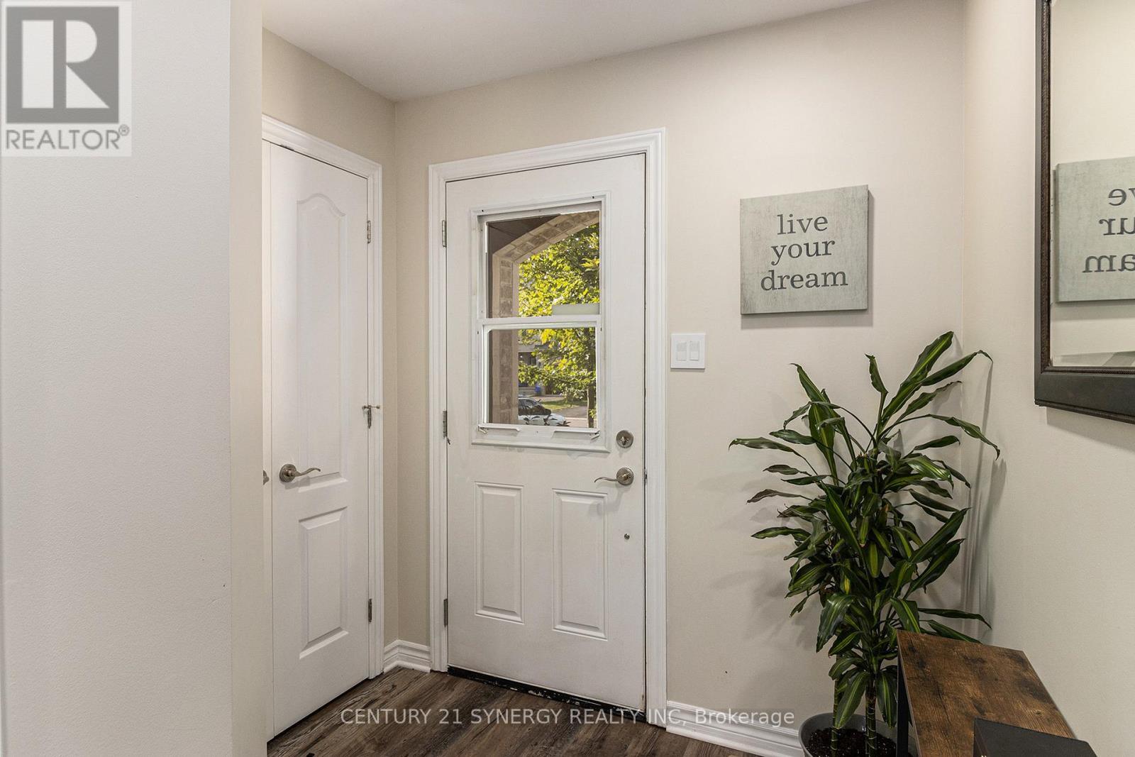 Property at 97 ASSELIN STREET E image 5