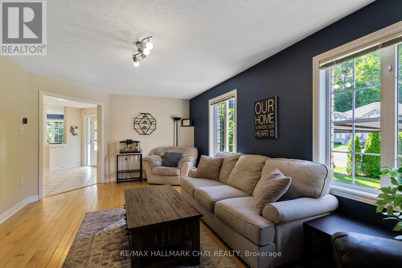 28 Bloom Crescent, Barrie, Ontario  L4N 0S8 - Photo 10 - S12374383