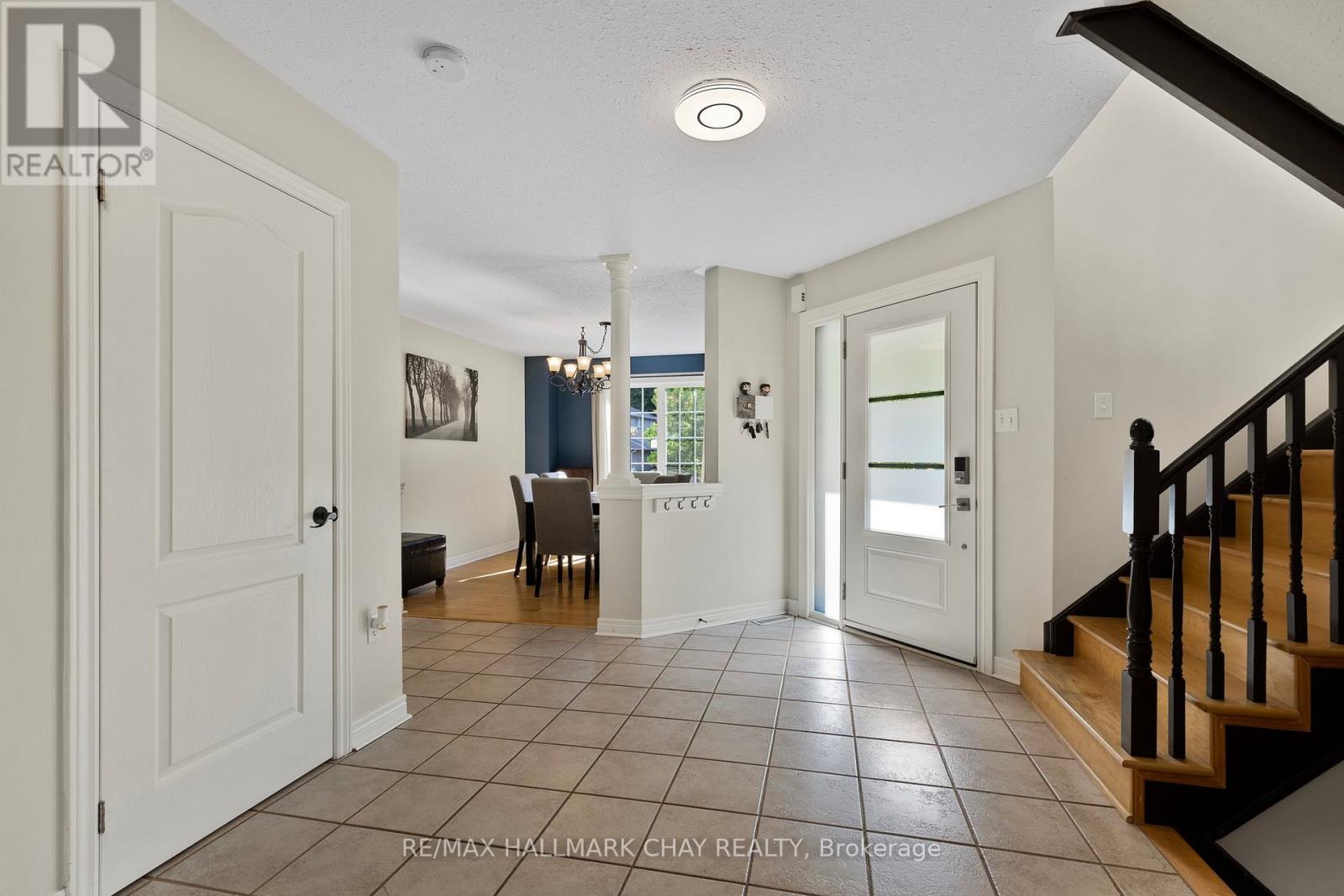 28 Bloom Crescent, Barrie, Ontario  L4N 0S8 - Photo 12 - S12374383