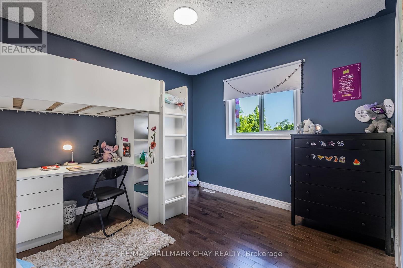 28 Bloom Crescent, Barrie, Ontario  L4N 0S8 - Photo 17 - S12374383