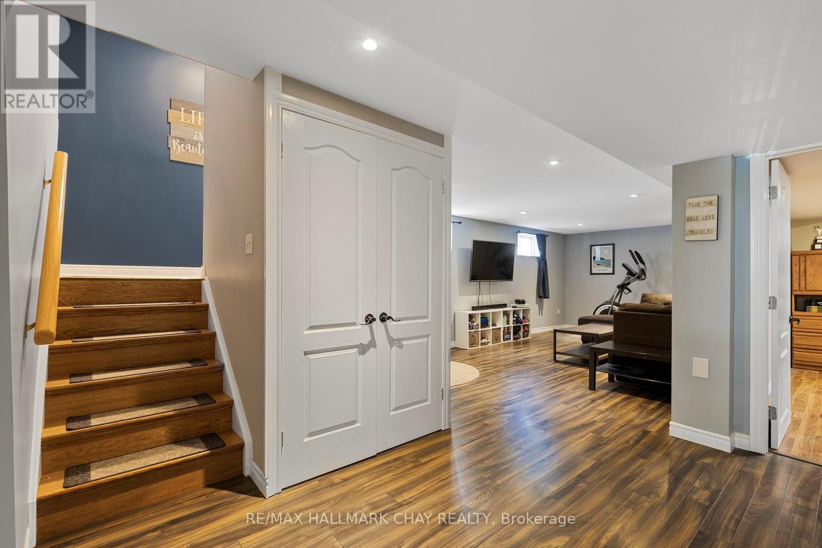 28 Bloom Crescent, Barrie, Ontario  L4N 0S8 - Photo 21 - S12374383