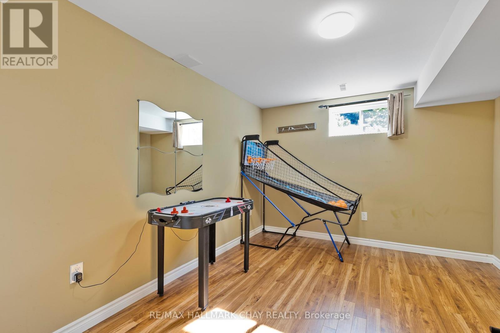 28 Bloom Crescent, Barrie, Ontario  L4N 0S8 - Photo 25 - S12374383