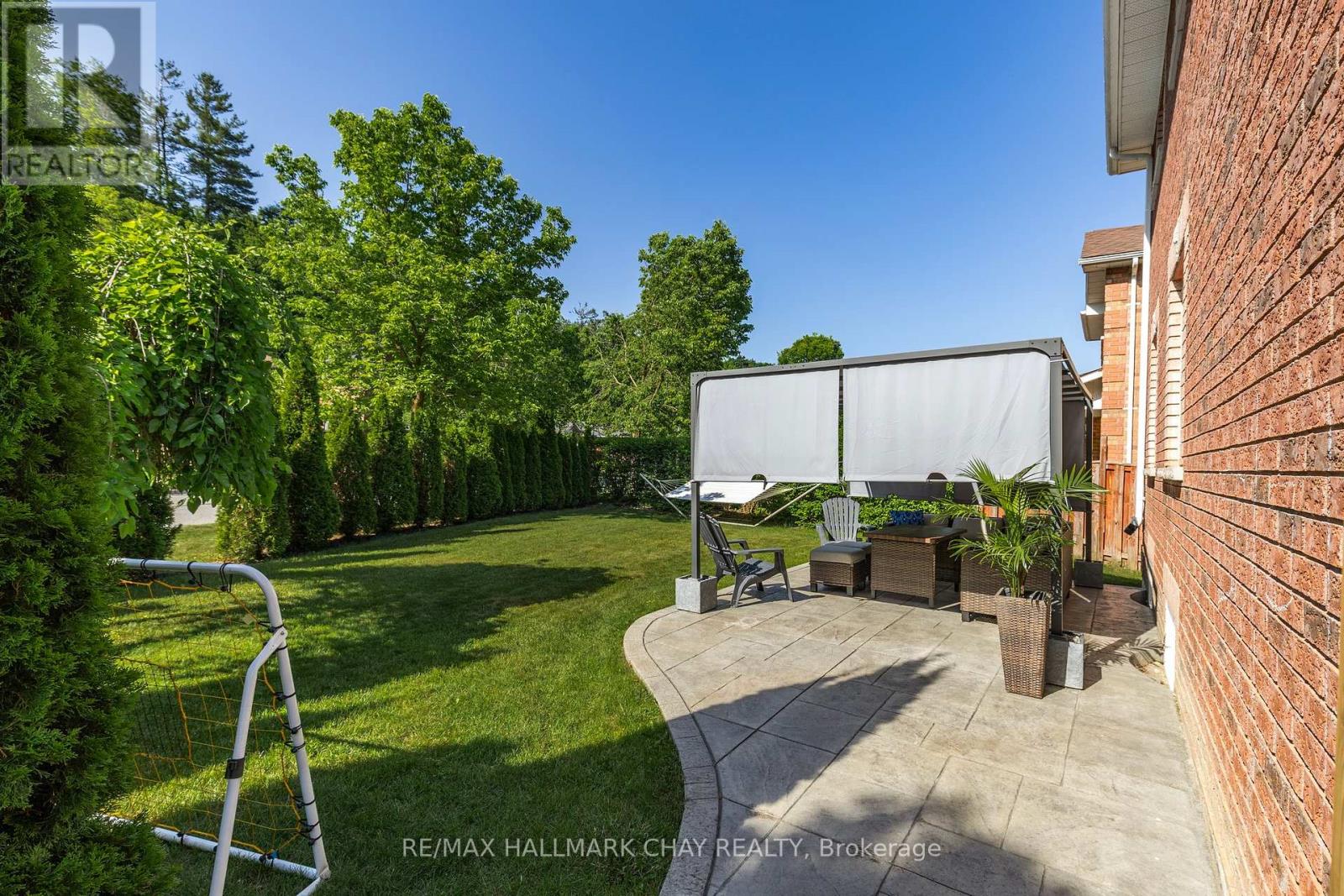 28 Bloom Crescent, Barrie, Ontario  L4N 0S8 - Photo 27 - S12374383