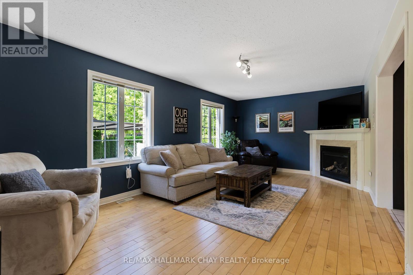 28 Bloom Crescent, Barrie, Ontario  L4N 0S8 - Photo 9 - S12374383