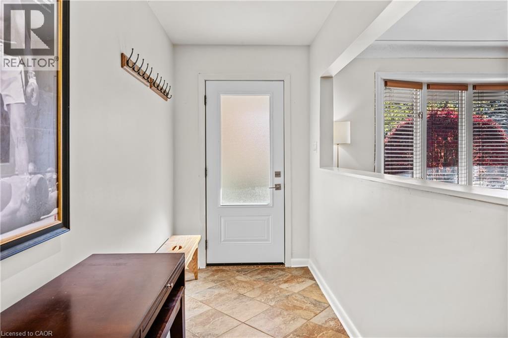 375 Clarendon Drive, Ancaster, Ontario  L9G 2Z1 - Photo 5 - 40765214
