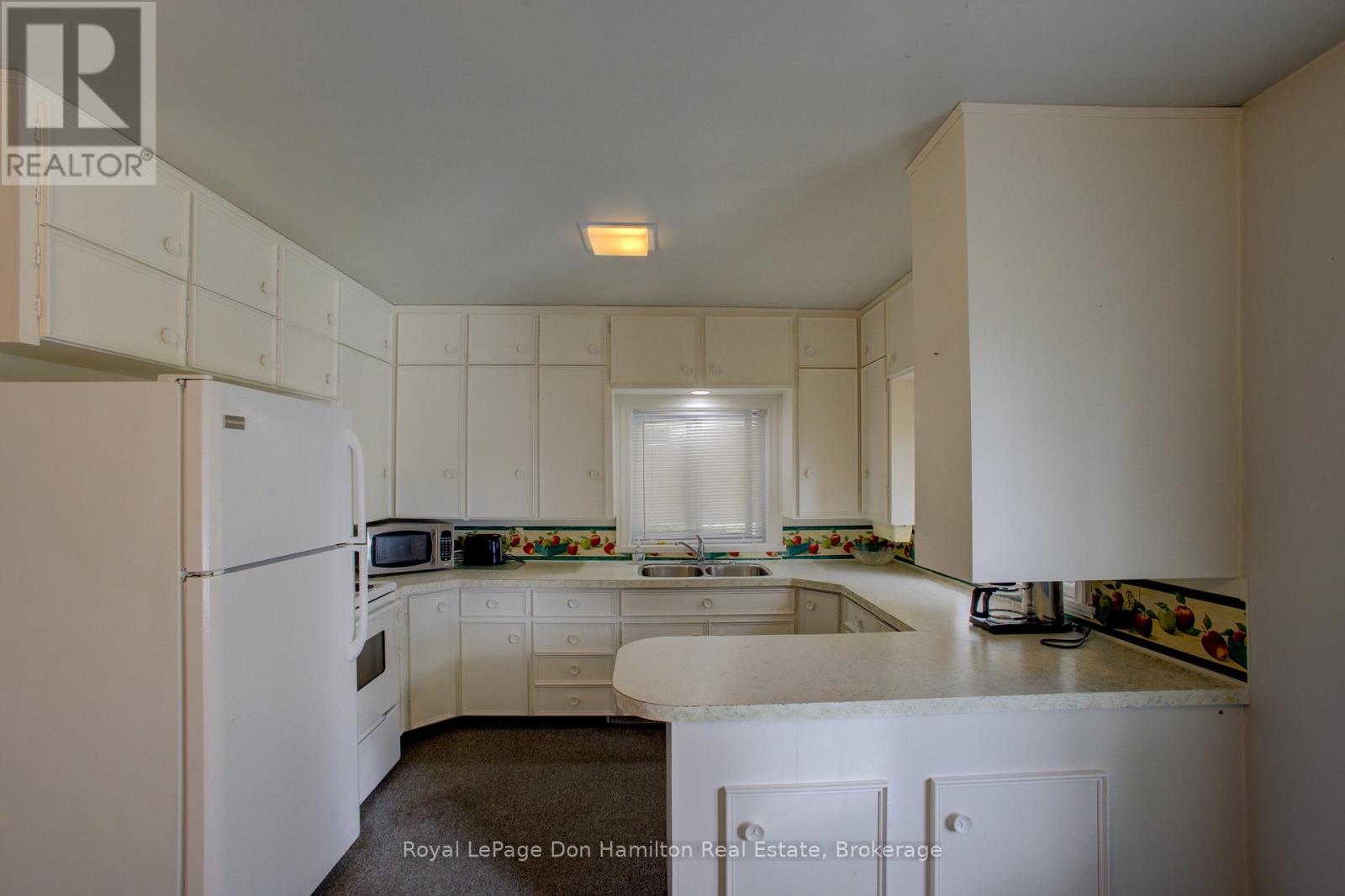 880 Winston Boulevard, North Perth (Listowel), Ontario  N4W 1P4 - Photo 15 - X12374596