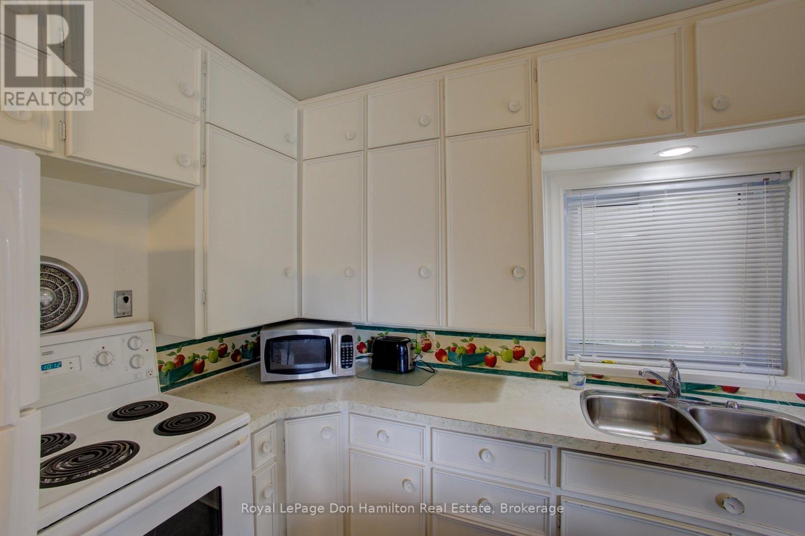 880 Winston Boulevard, North Perth (Listowel), Ontario  N4W 1P4 - Photo 17 - X12374596