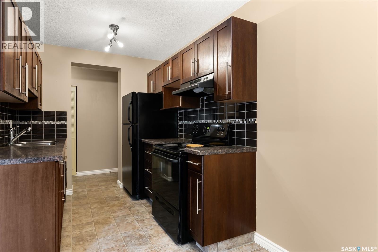 6 1953 Garnet Street, Regina, Saskatchewan  S4T 2Z5 - Photo 5 - SK016394