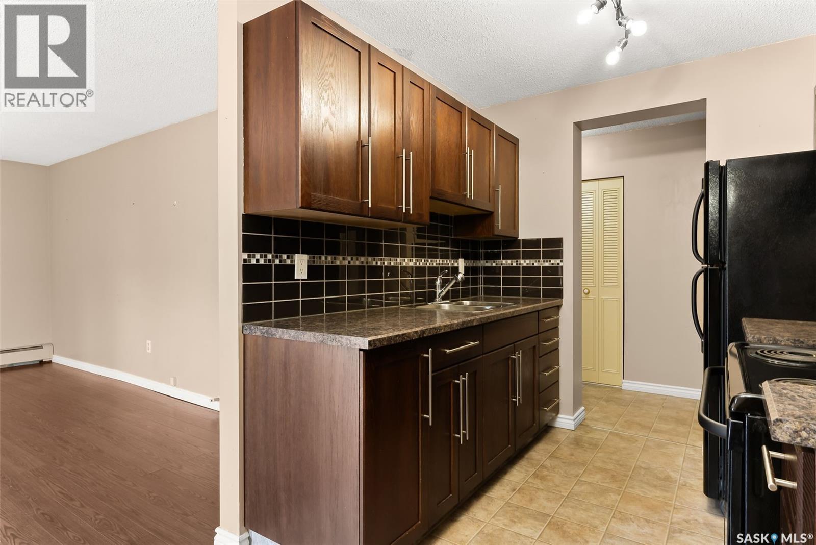 6 1953 Garnet Street, Regina, Saskatchewan  S4T 2Z5 - Photo 6 - SK016394
